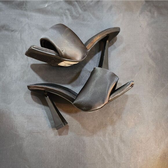 BRAND NEW FOREVER 21 SQUARE TOE SATIN THICK STRAP WOMEN'S SANDAL - Picture 9 of 15